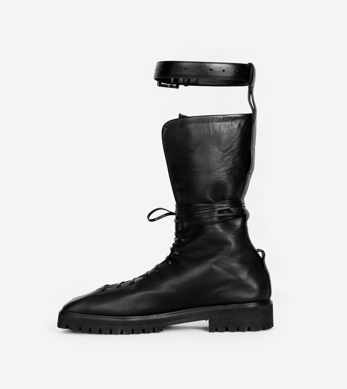 LACED-UP BOOT 001