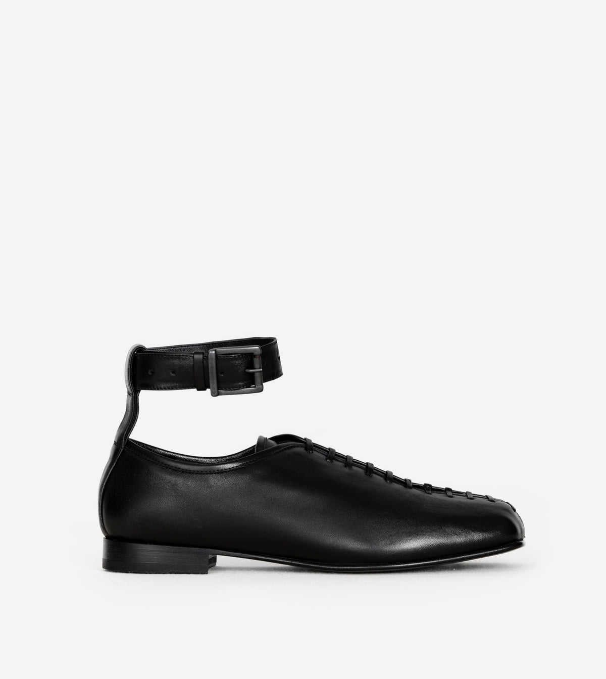 LACED-UP LOAFER 001